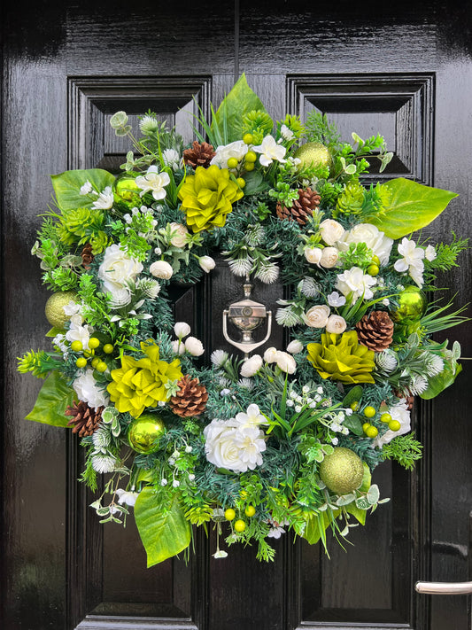 50cm GREEN BERRY ACORN FOLIAGE WREATH